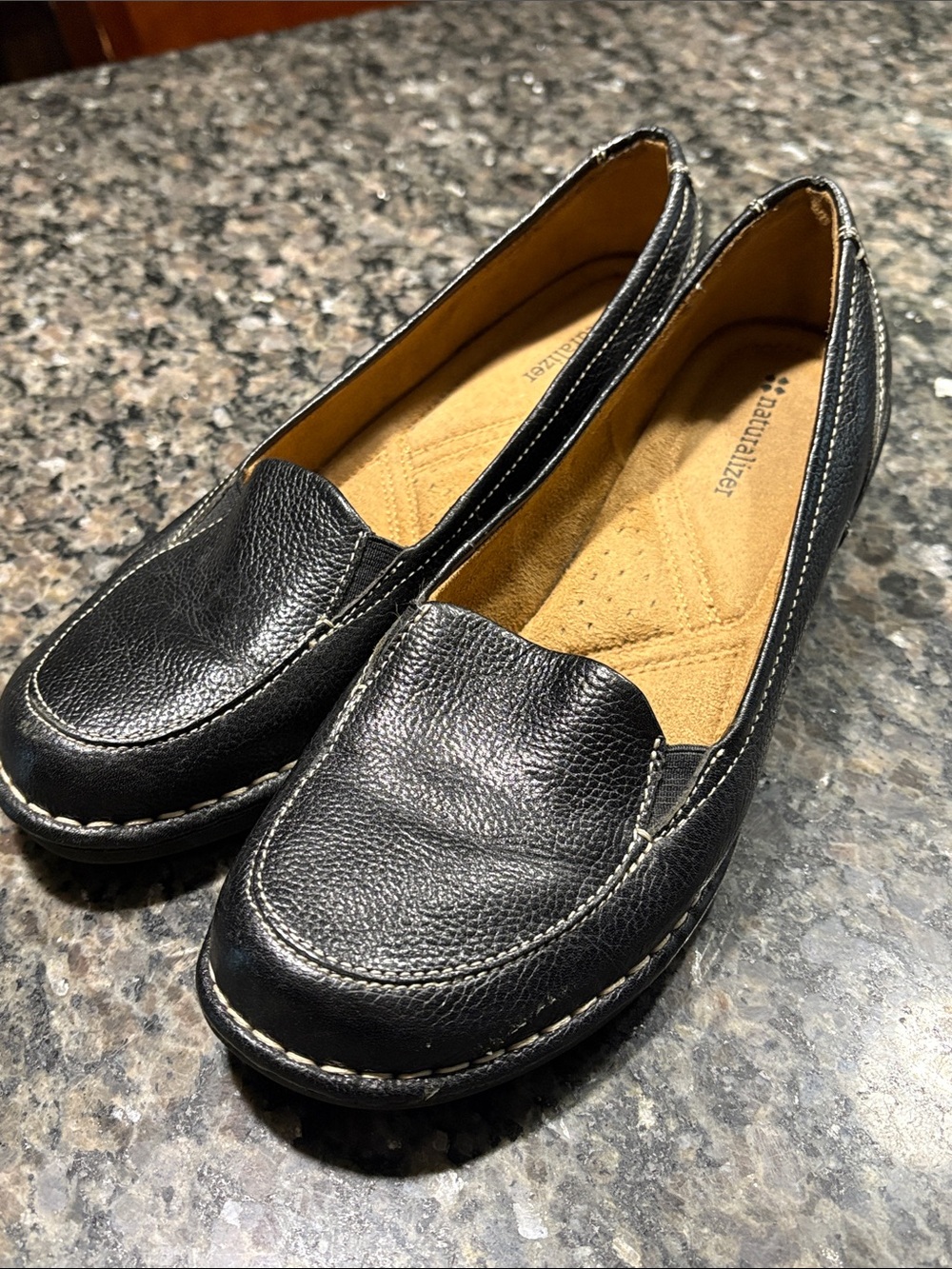 Women’s Naturalizer Black Leather Wedge Heel Comfort Loafers Shoes 8.5 M